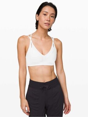 Lululemon New Ambition Bra
White / White
